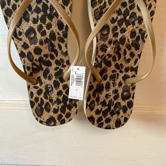 Old Navy Cheetah Leopard Flip Flops Print Size 7 - Picture 3 of 4
